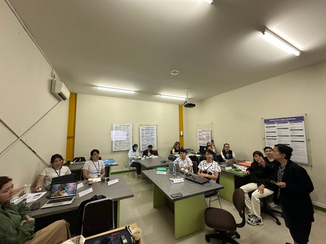 Fakultas Sastra dan Budaya Mengikuti Kegiatan Pengajaran BIPA kepada Dosen World Language University Fakultas Sastra dan Budaya Mengikuti Kegiatan Pengajaran BIPA kepada Dosen World Language University